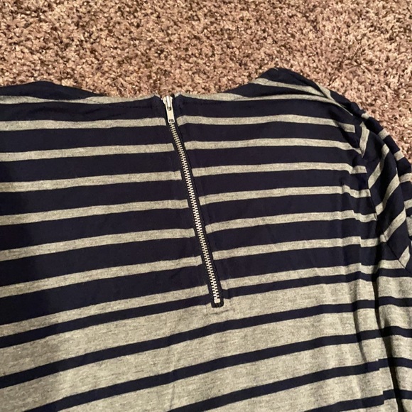 Jessica Simpson 3/4 sleeve maternity top - M. - Picture 6 of 8